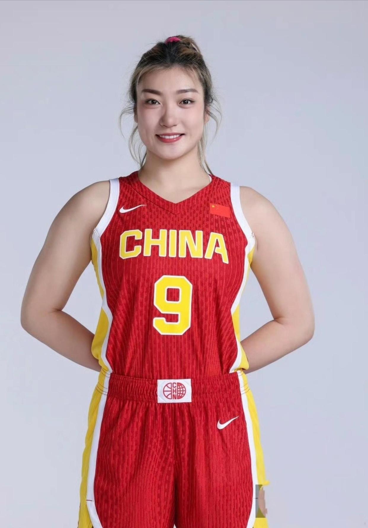 中国女篮主教练(中国女篮主教练宫鲁鸣)
